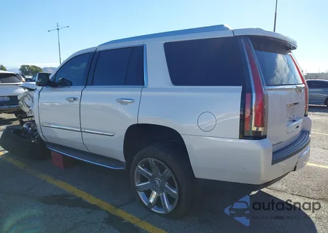2017 Cadillac Escalade Premium Luxury z USA, uszkodzony, nr VIN 1GYS4CKJ7HR282823